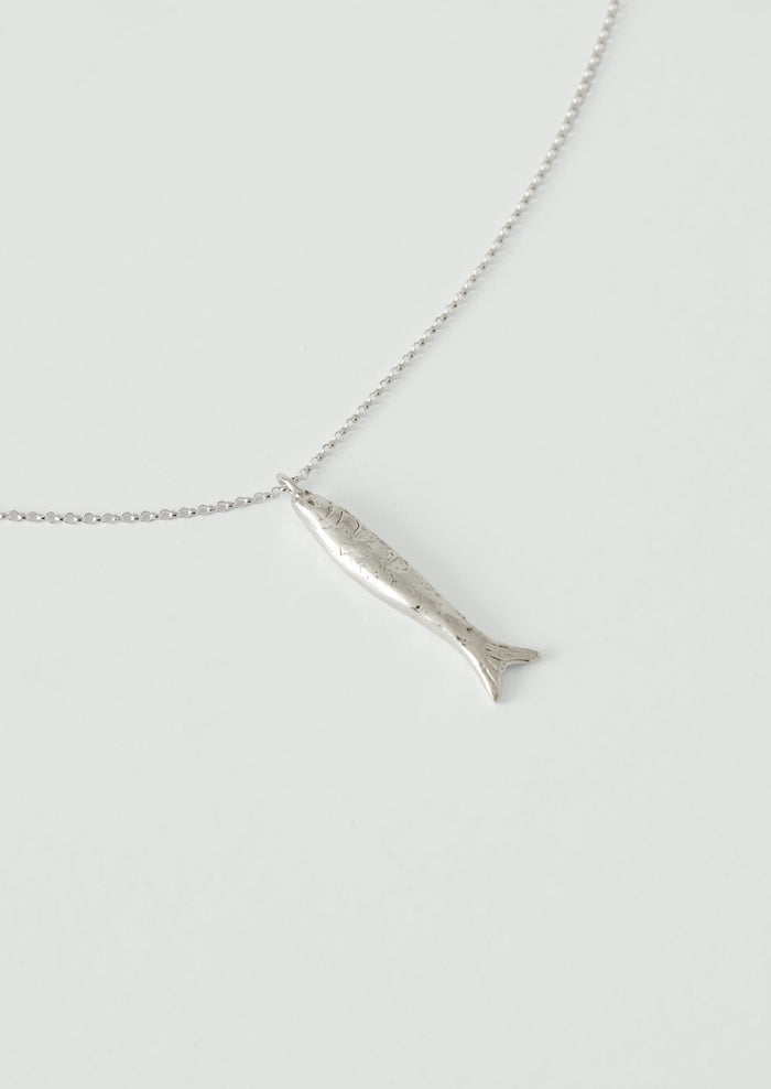 Alba Silver Fish Pendant Necklace | Silver