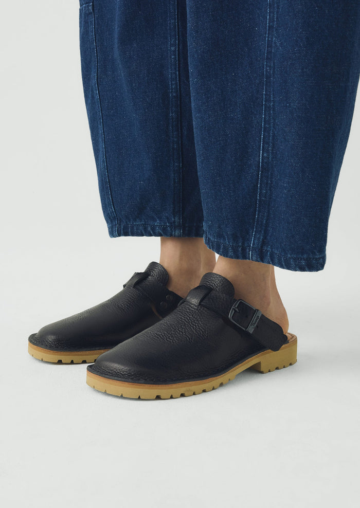 Fracap Leather Buckle Mules | Black