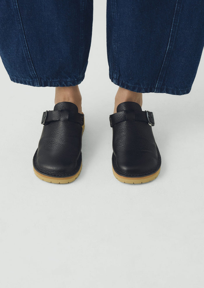 Fracap Leather Buckle Mules | Black