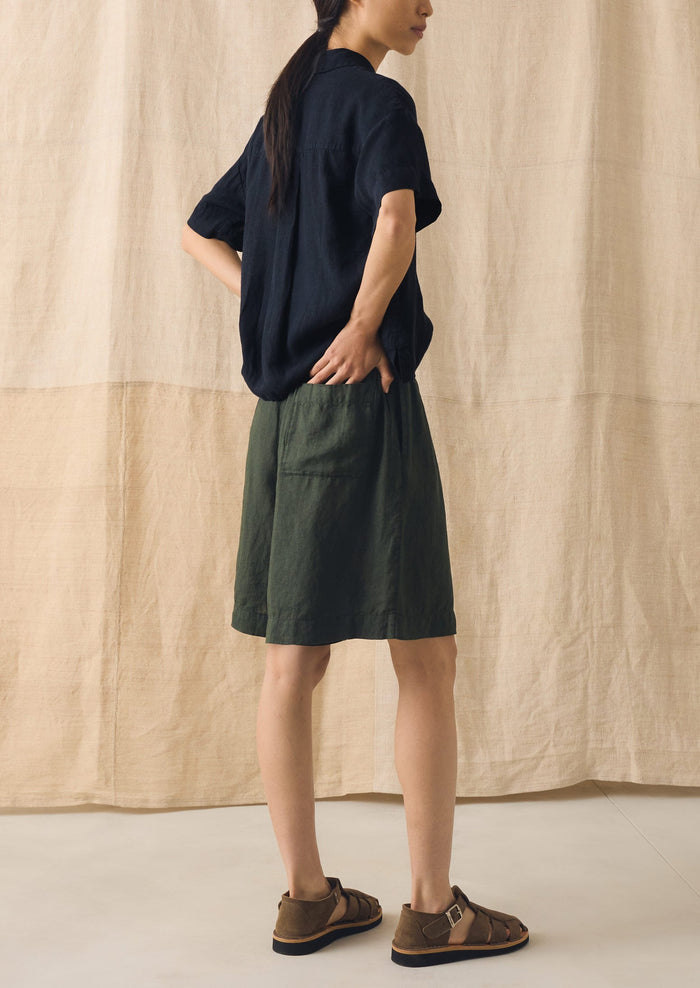 Garment Dyed Lightweight Linen Shorts | Dark Olive