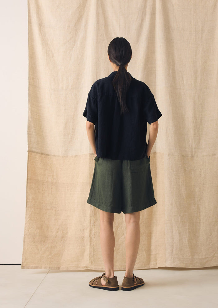 Garment Dyed Lightweight Linen Shorts | Dark Olive