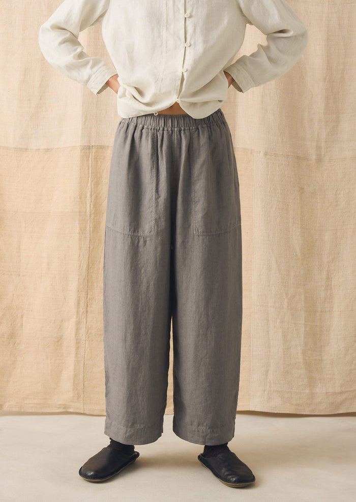 Garment Dyed Linen Barrel Leg Pants | Iron