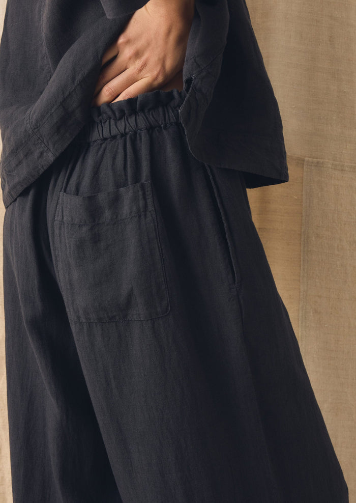 Garment Dyed Linen Wide Leg Pants | Black Pepper