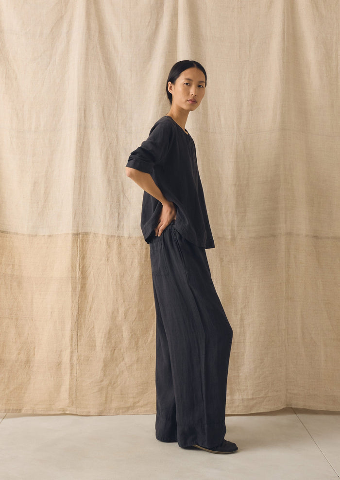 Garment Dyed Linen Wide Leg Pants | Black Pepper