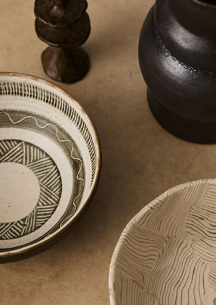 Gilliflower Pottery Sgraffito Ramen Bowl | Oat/Charcoal