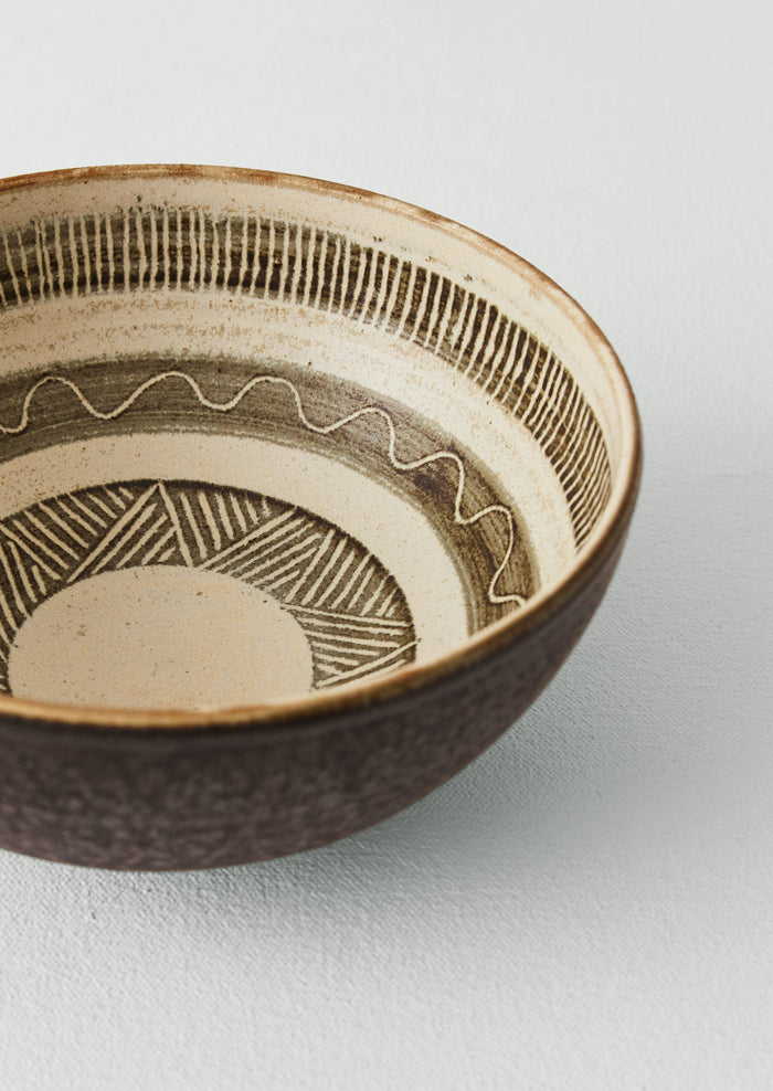 Gilliflower Pottery Sgraffito Ramen Bowl | Oat/Charcoal