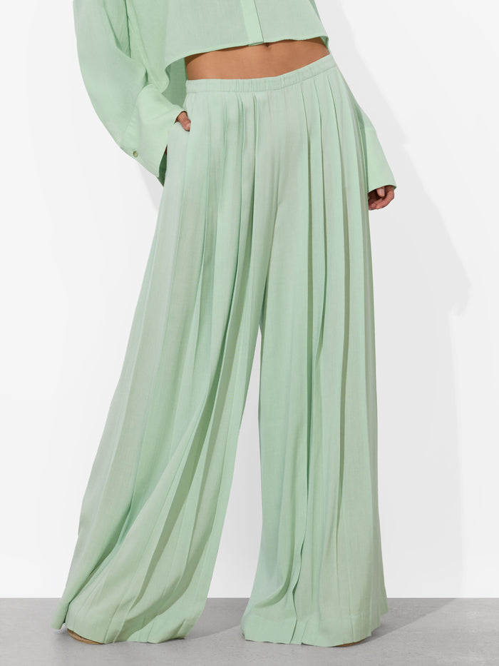 JENNA PLEATED PULL ON PANT - GREEN TEA