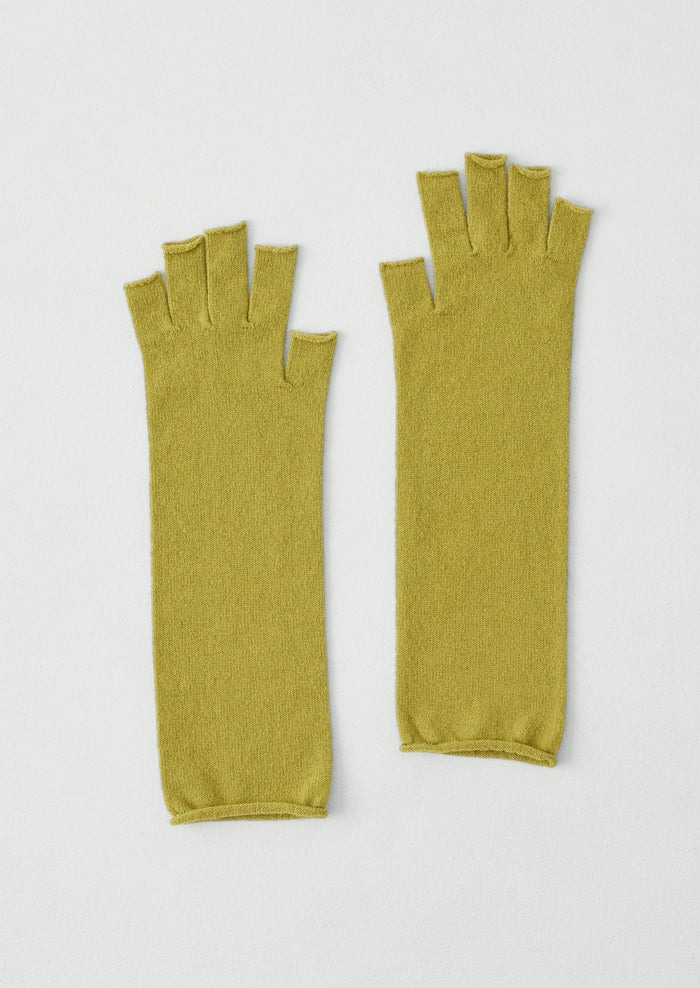 Nishiguchi Kutsushita Merino Tipless Gloves | Pistachio