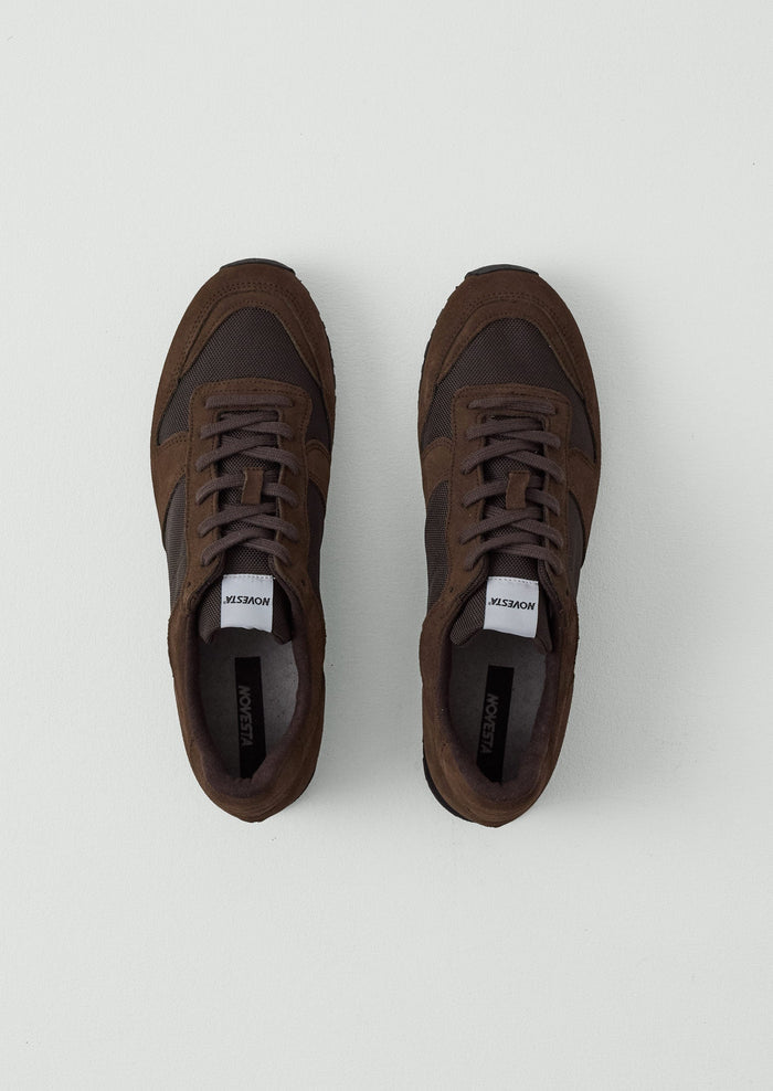 Novesta Marthon Runner Trainers | Bitter Chocolate
