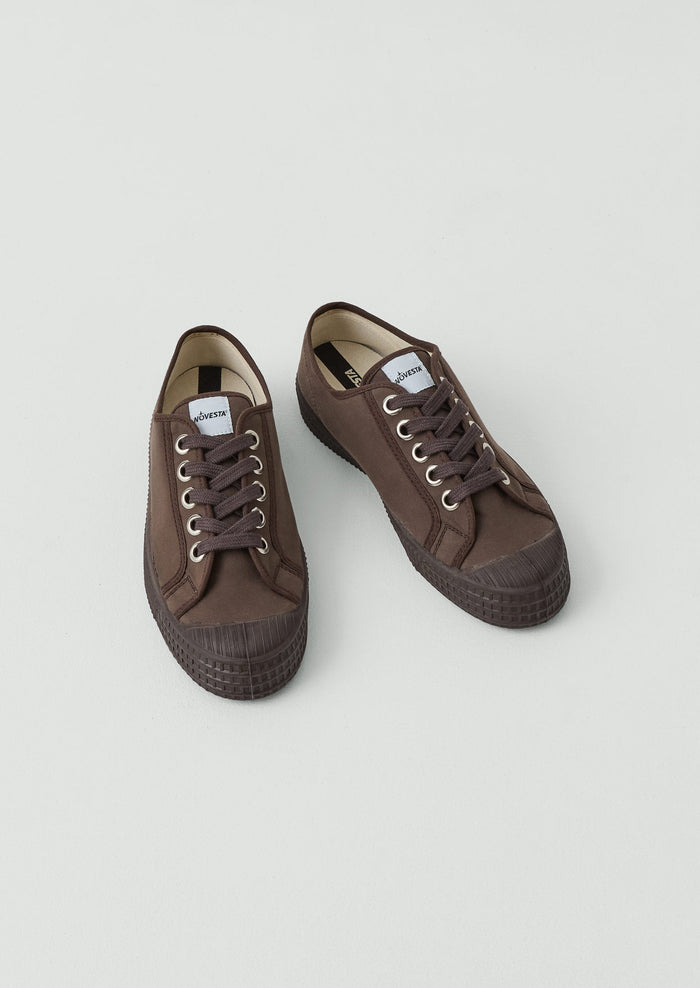 Novesta Star Master Waxed Cotton Plimsolls | Chocolate Brown