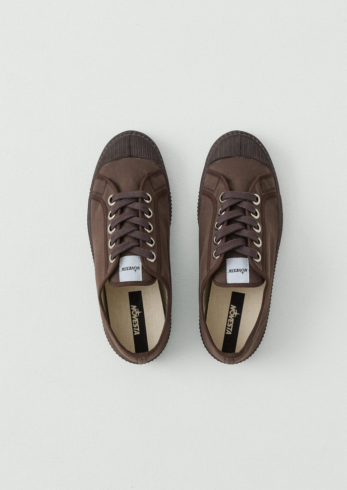 Novesta Star Master Waxed Cotton Plimsolls | Chocolate Brown