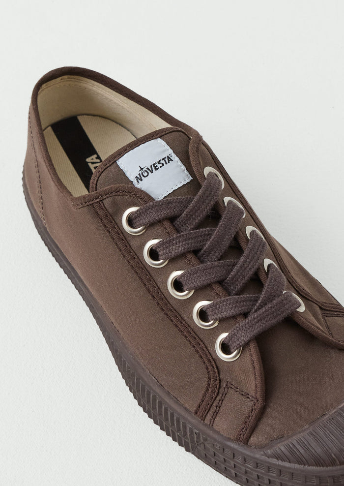Novesta Star Master Waxed Cotton Plimsolls | Chocolate Brown