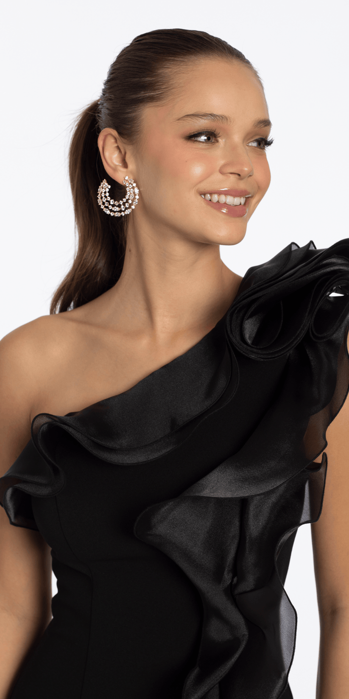black/size/4/ missy/ Camille La Vie/One Shoulder Scuba Column Dress with Organza Ruffle/close up