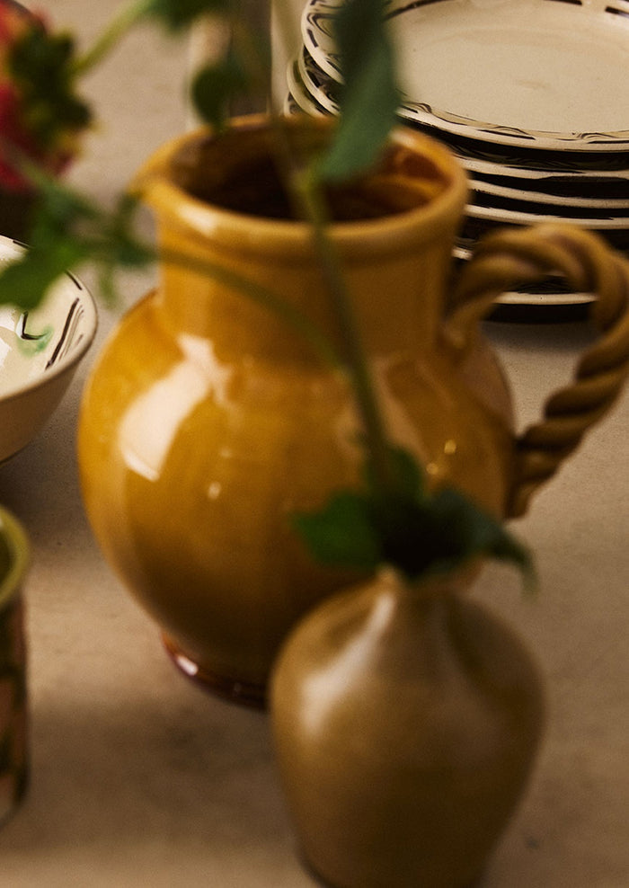 Poterie Barbotine Twisted Pitcher | Honey