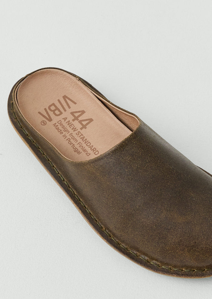 Vibae Waxed Suede Mules | Olive