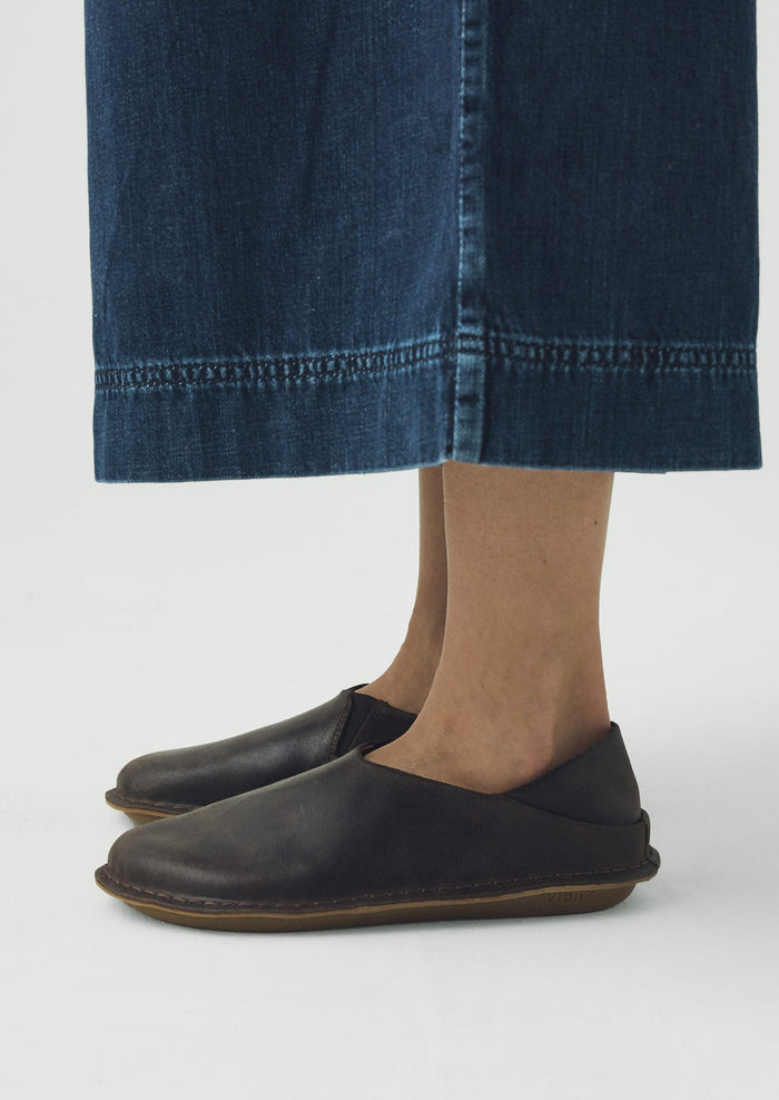 Vibae Zuma Waxed Suede Shoes | Dark Brown