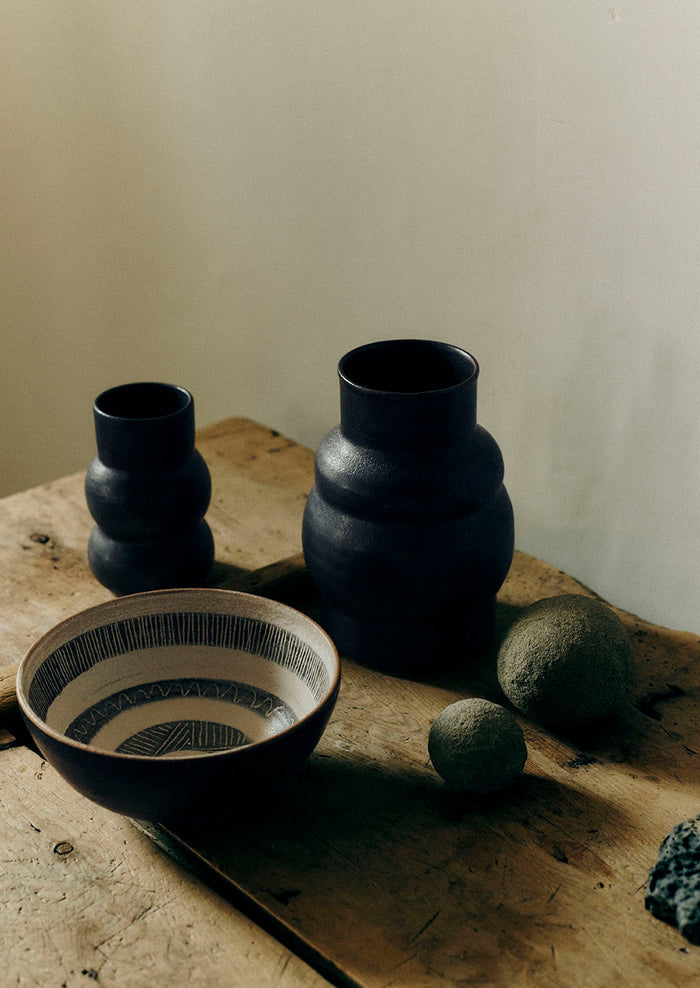 Yankai Wood Fired Vase | Carbon Black
